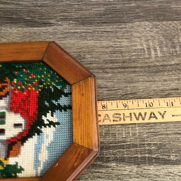 Vtg Rustic Octagonal Needlepoint Wall Art - Picture 6 of 13